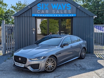Used Jaguar XE 2019 for sale - 78725072: Photo