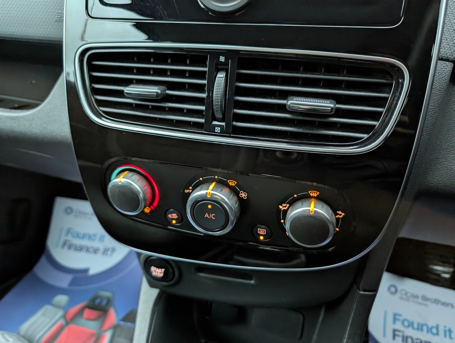 Used Renault Clio 2018 for sale - 76452616: Photo 17