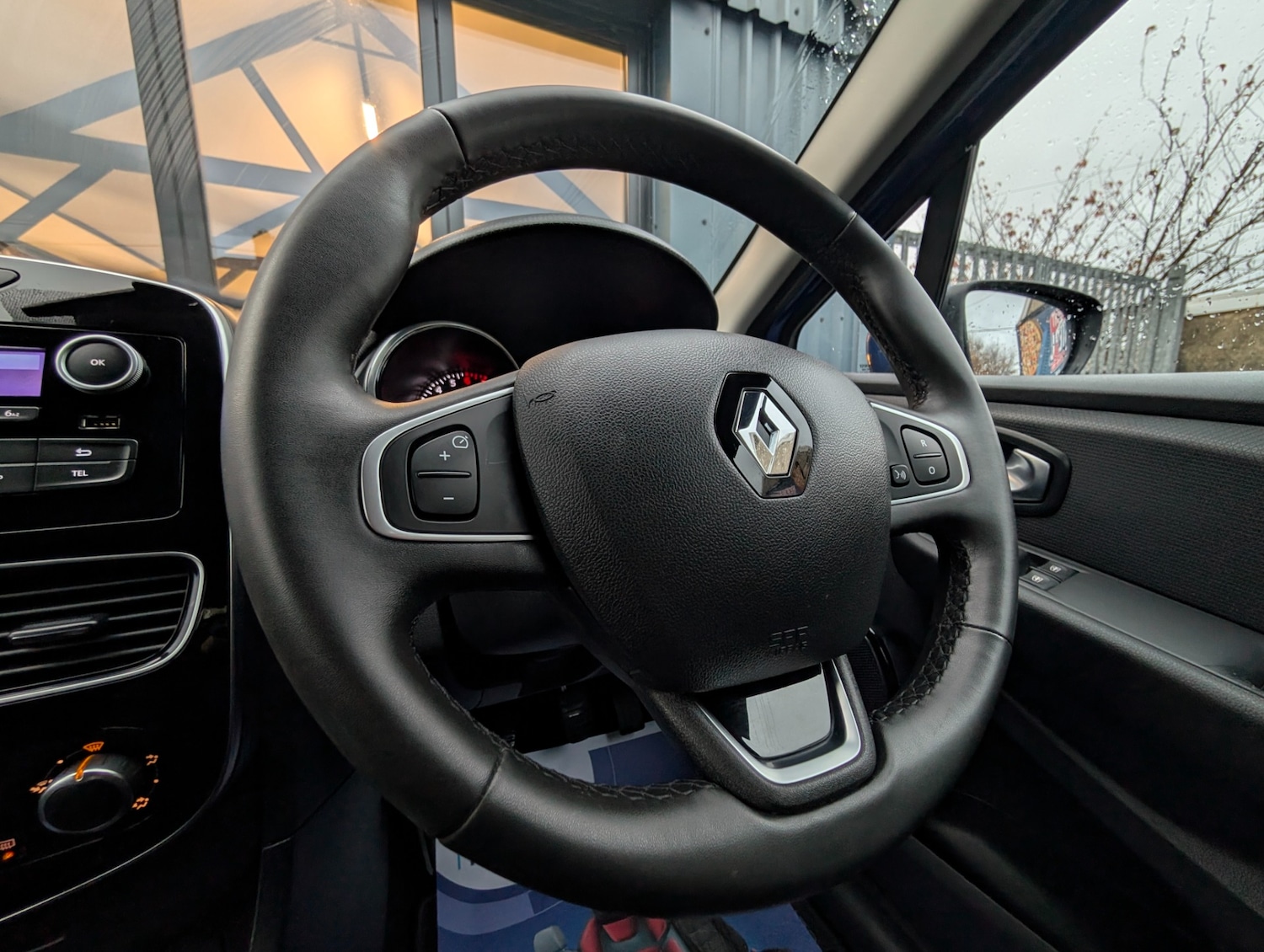 Used Renault Clio 2018 for sale - 76452616: Photo 22