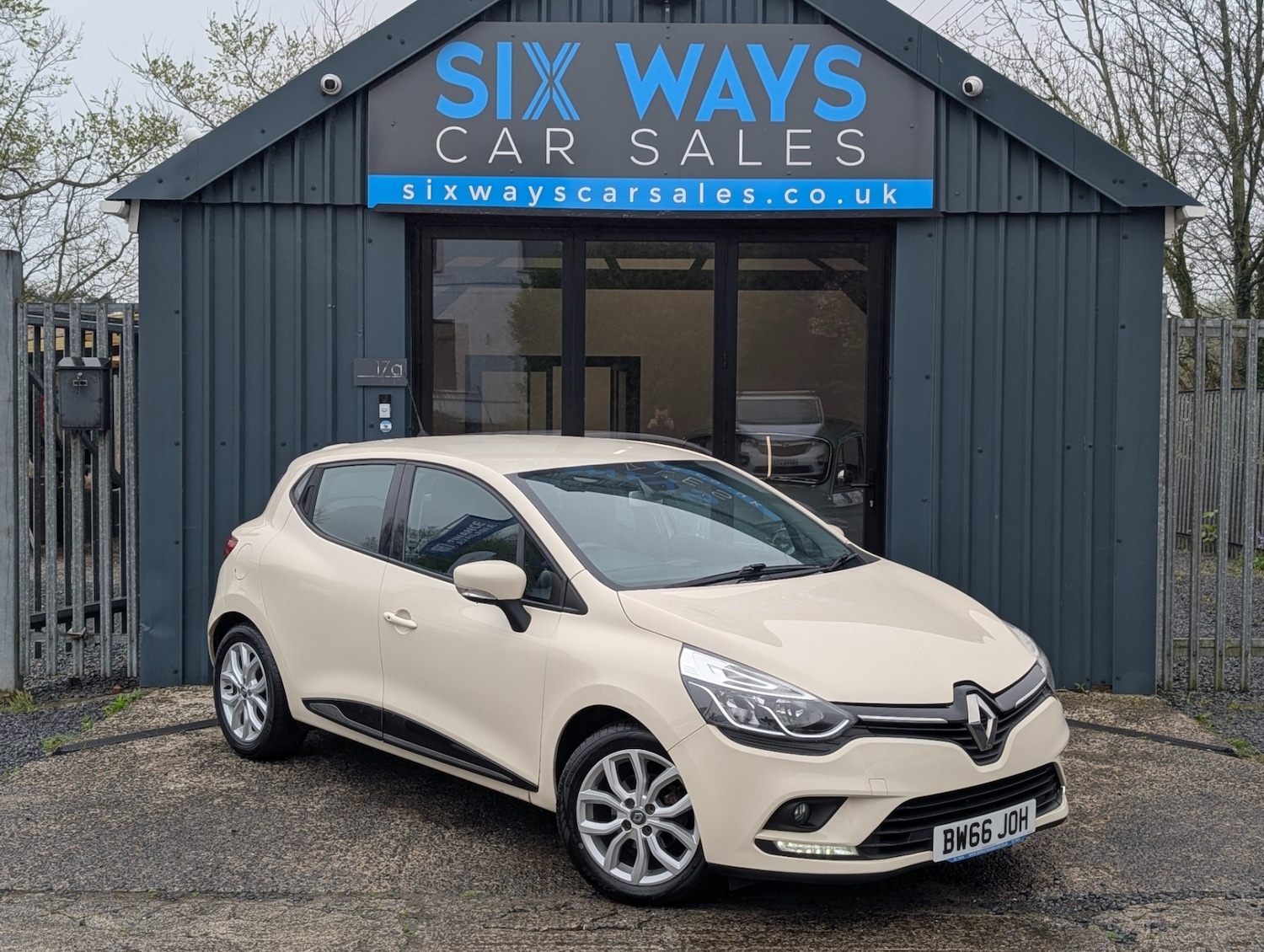 Used Renault Clio 2017 for sale - 78223330: Photo 1