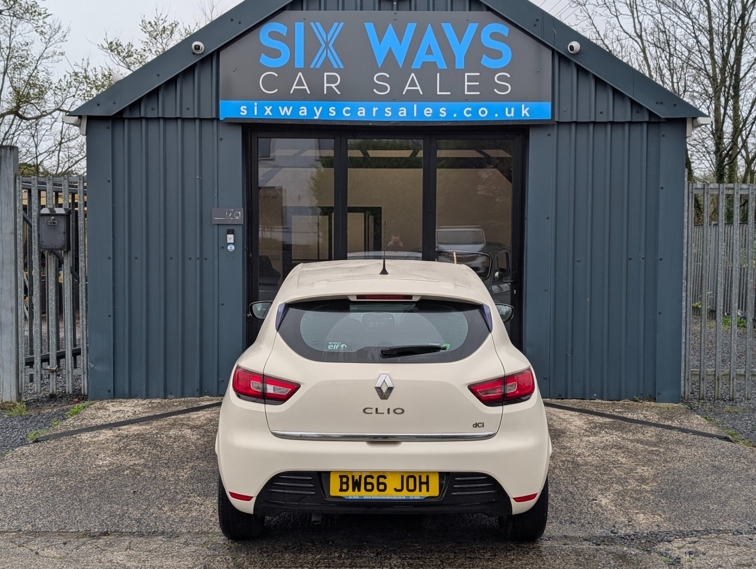 Used Renault Clio 2017 for sale - 78223330: Photo 11