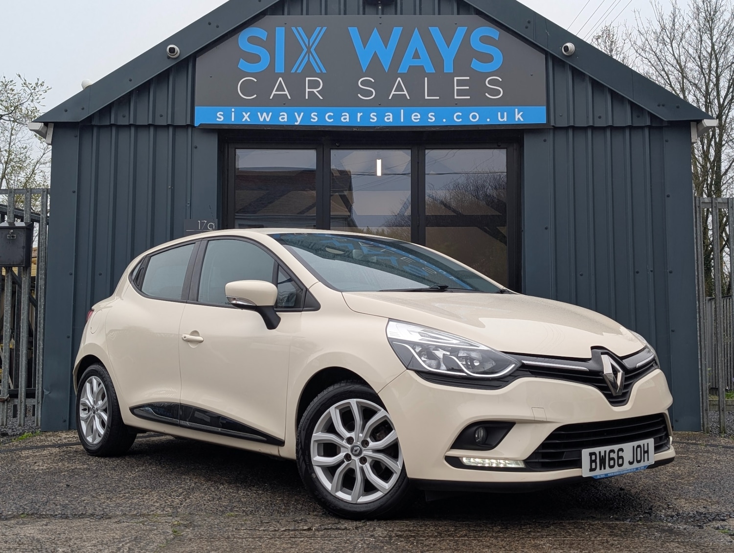 Used Renault Clio 2017 for sale - 78223330: Photo 3