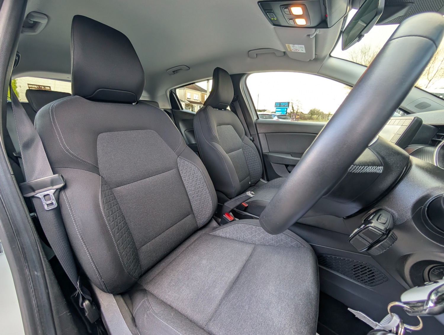 Used Renault Clio 2021 for sale - 77628852: Photo 16