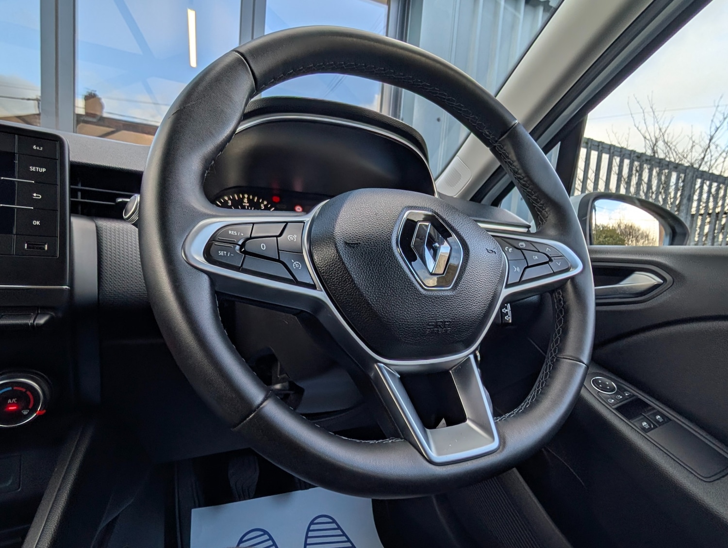 Used Renault Clio 2021 for sale - 77628852: Photo 17