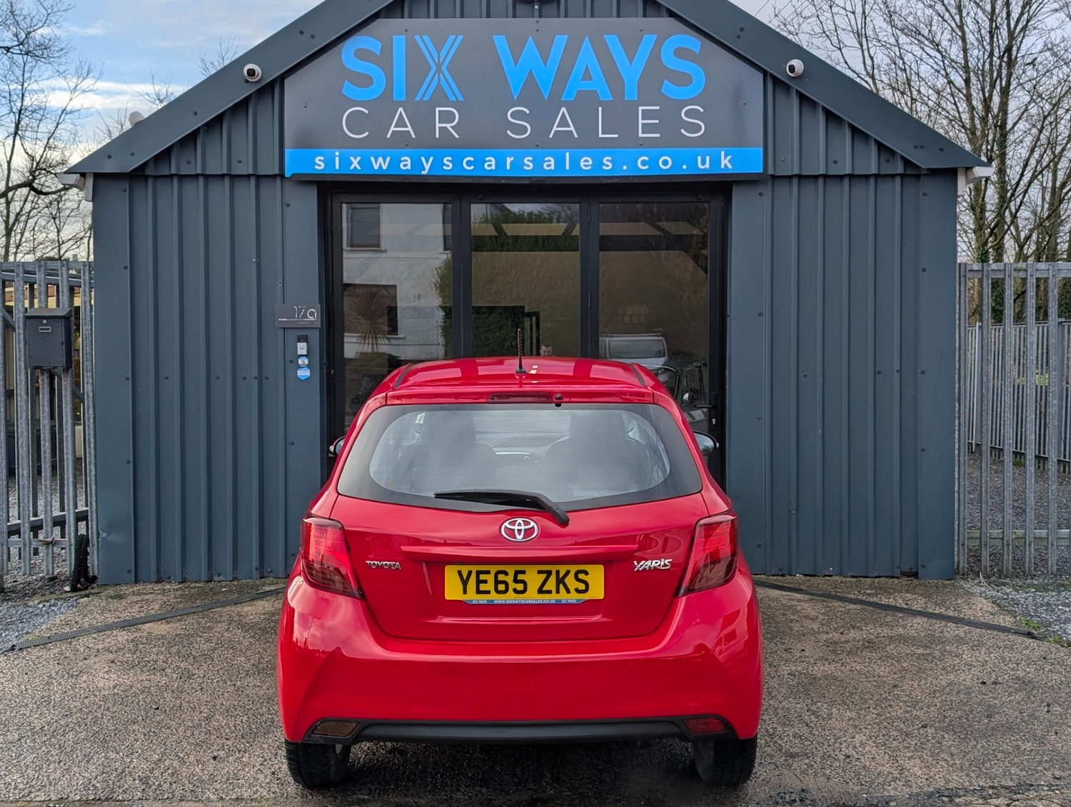 Used Toyota Yaris 2015 for sale - 77296869: Photo 11