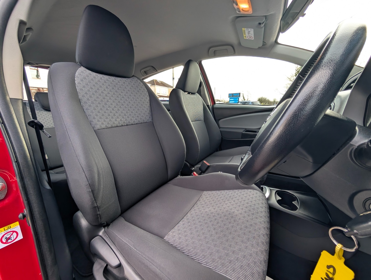 Used Toyota Yaris 2015 for sale - 77296869: Photo 18