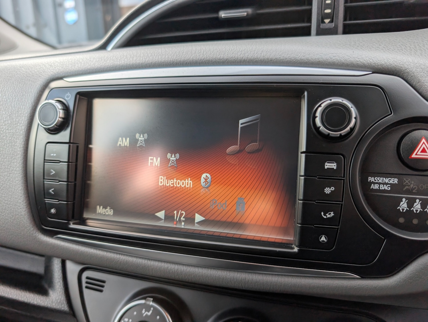 Used Toyota Yaris 2015 for sale - 77296869: Photo 20