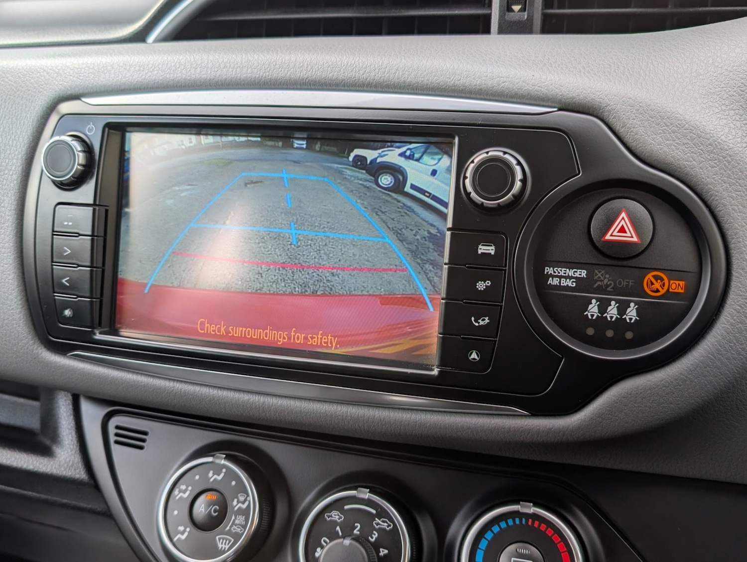 Used Toyota Yaris 2015 for sale - 77296869: Photo 27