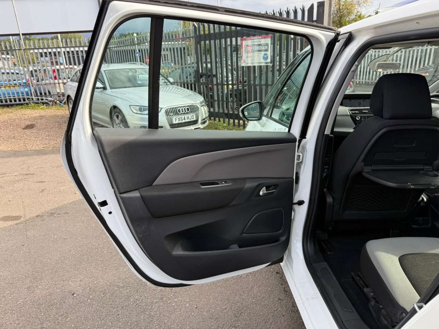 Used Citroen C4 Grand Picasso 2015 for sale - 76711676: Photo 23