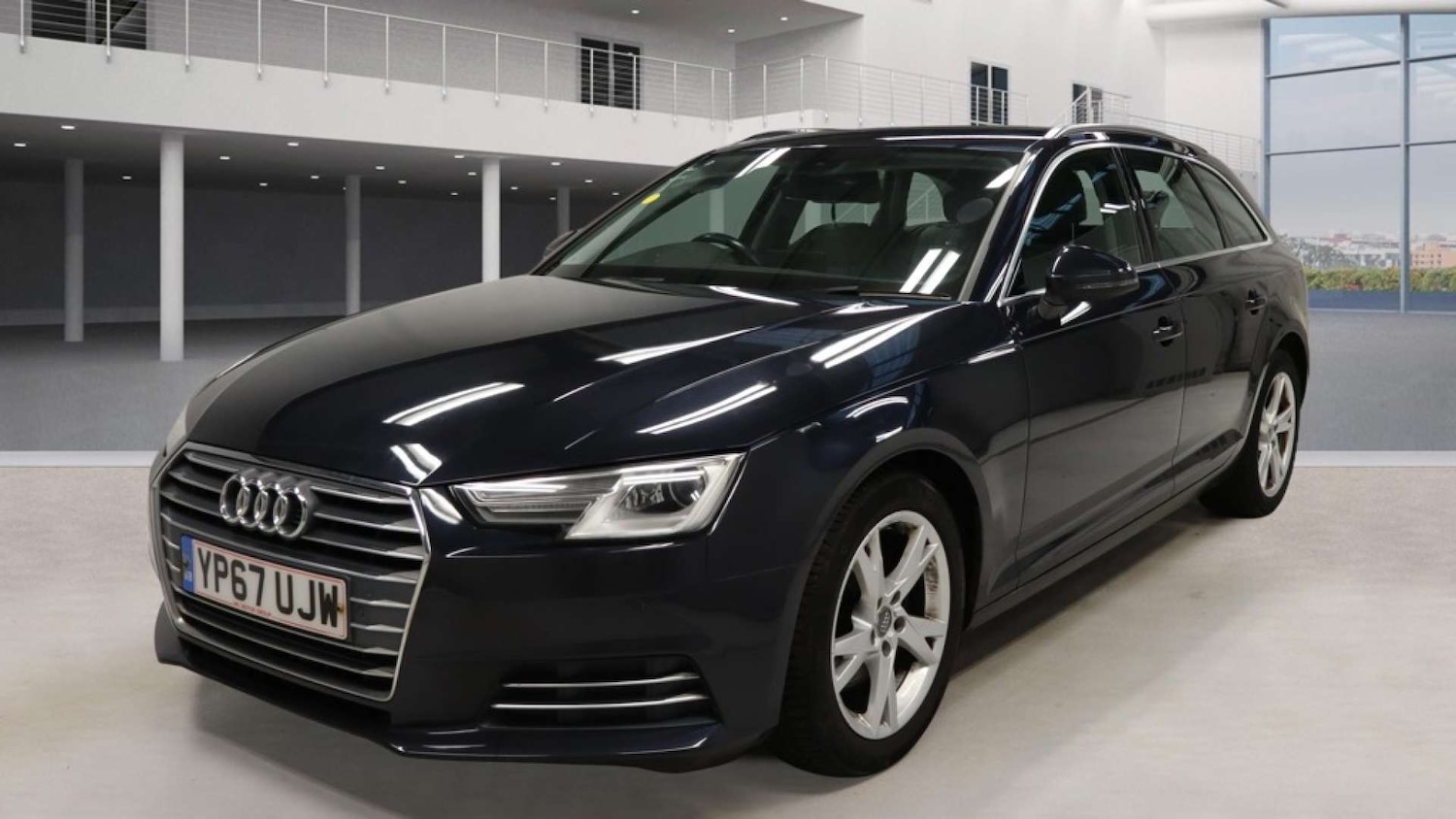 Used Audi A4 2017 for sale - 76959812: Photo 2