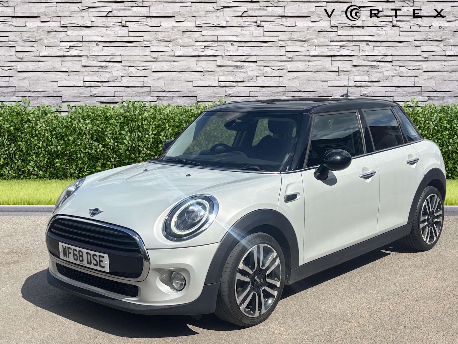 Used MINI Hatch 2018 for sale - 76362930: Photo 3
