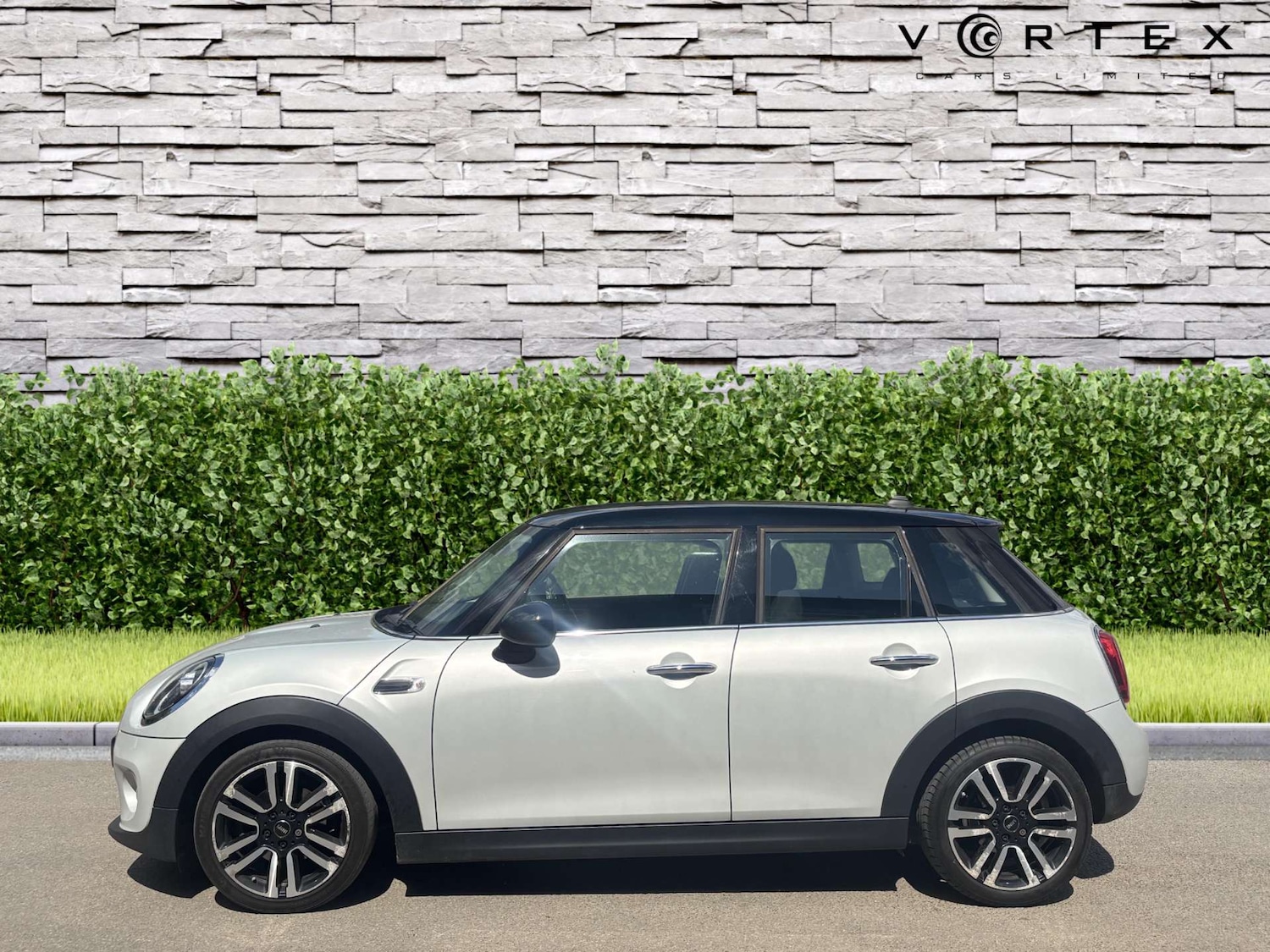 Used MINI Hatch 2018 for sale - 76362930: Photo 5