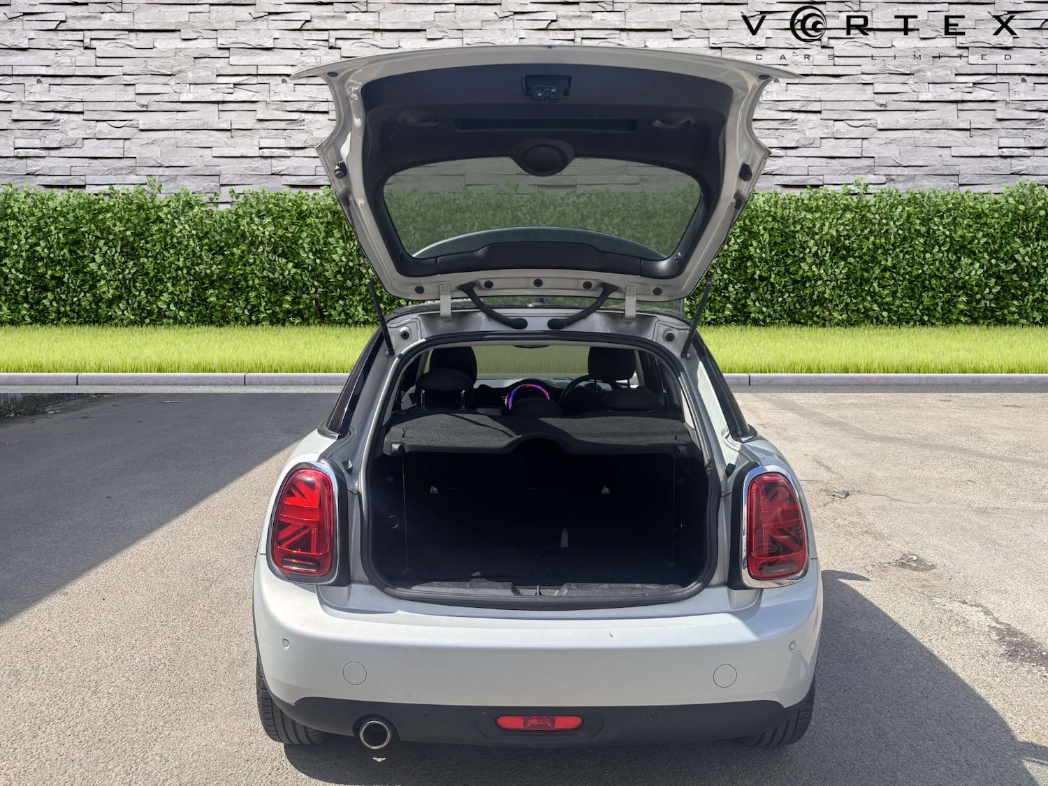 Used MINI Hatch 2018 for sale - 76362930: Photo 8