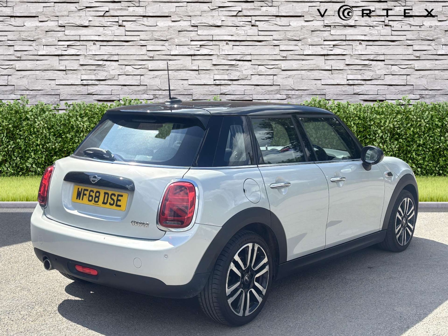 Used MINI Hatch 2018 for sale - 76362930: Photo 9