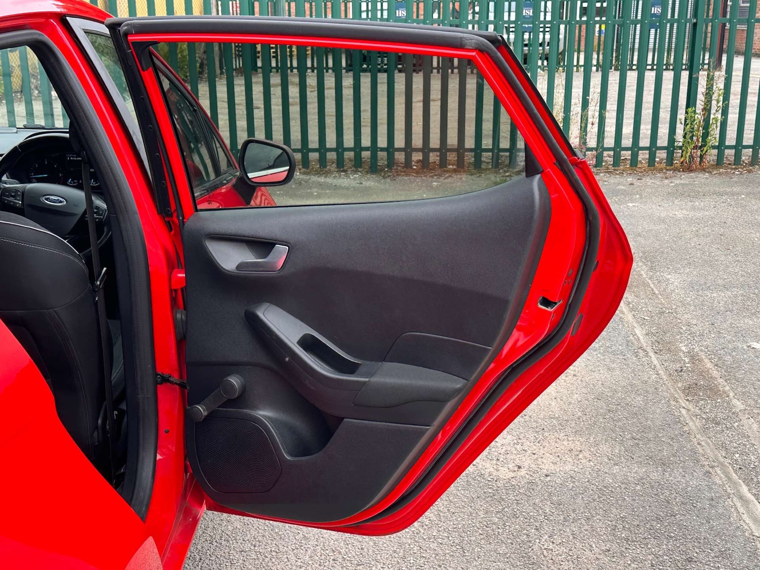 Used Ford Fiesta 2017 for sale - 76362932: Photo 24