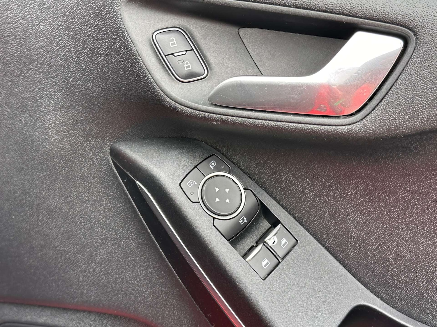Used Ford Fiesta 2017 for sale - 76362932: Photo 31