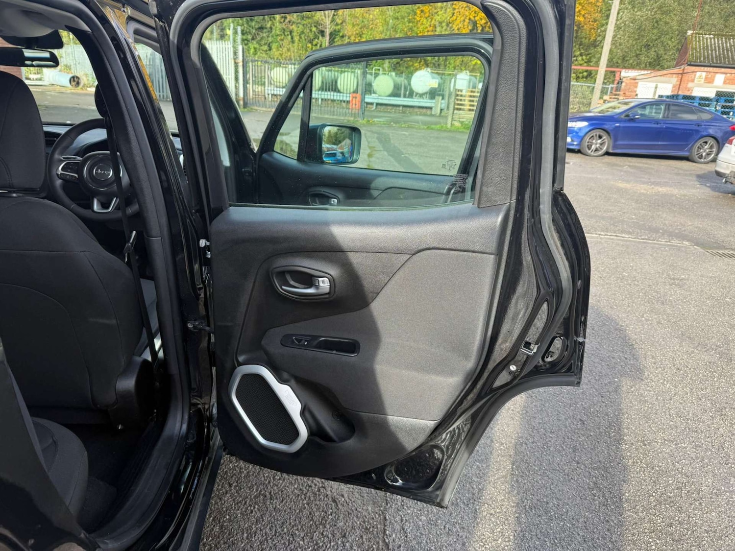 Used Jeep Renegade 2017 for sale - 76362938: Photo 30