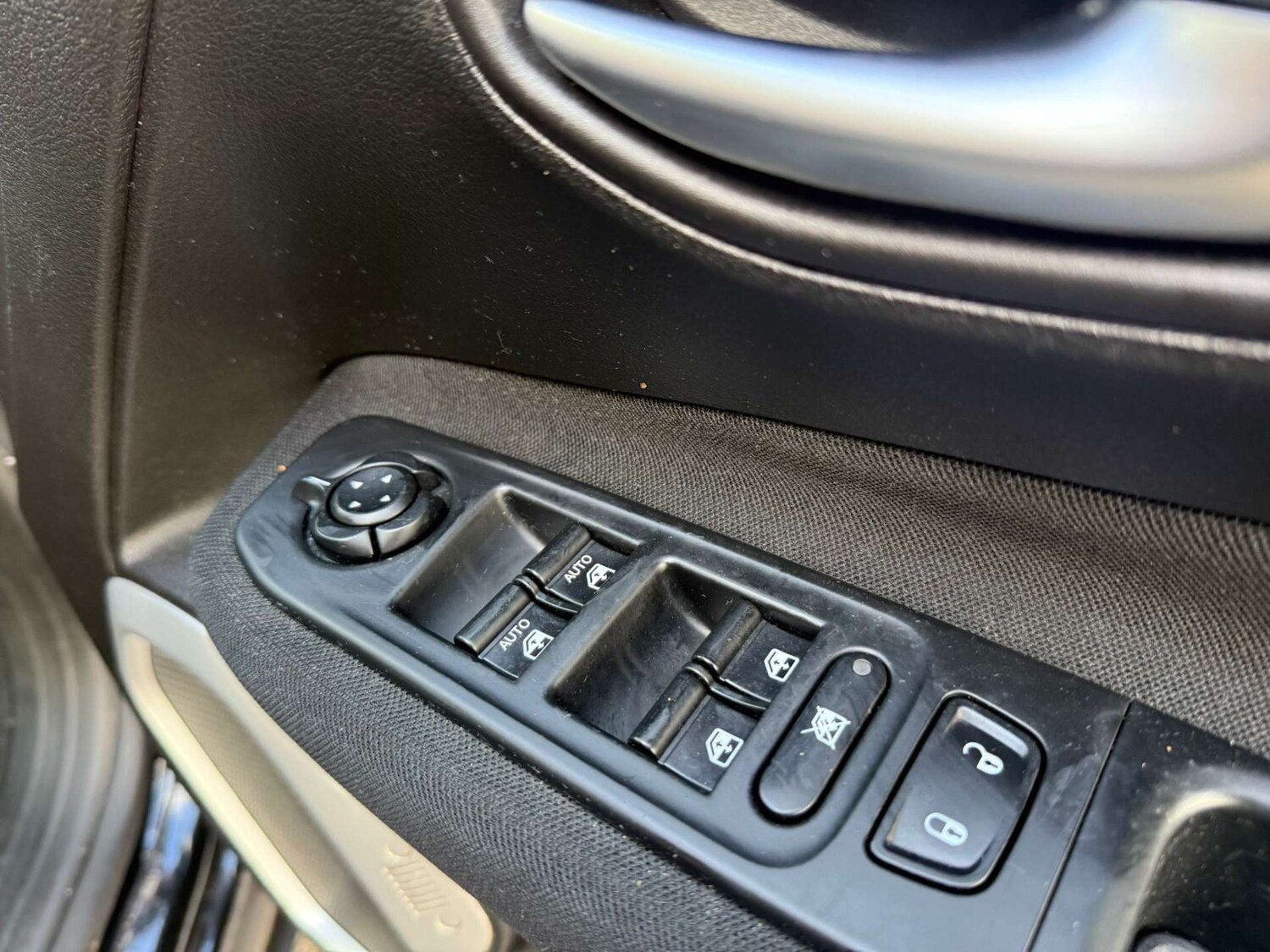 Used Jeep Renegade 2017 for sale - 76362938: Photo 34