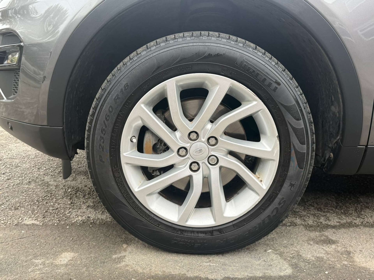 Used Land Rover Discovery Sport 2017 for sale - 76362937: Photo 16