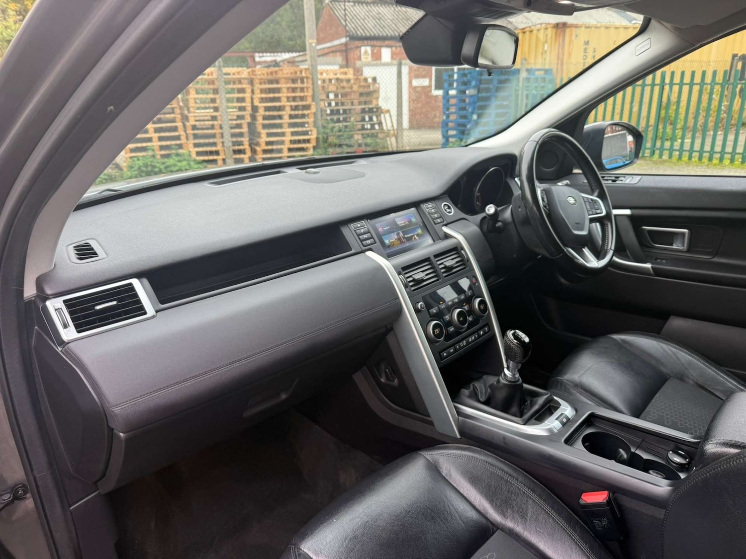 Used Land Rover Discovery Sport 2017 for sale - 76362937: Photo 18