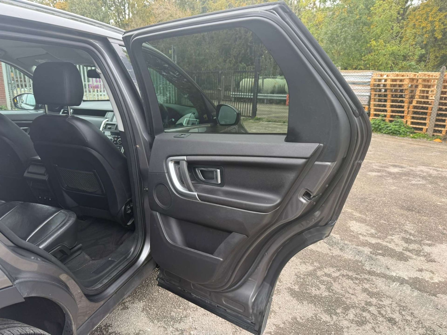 Used Land Rover Discovery Sport 2017 for sale - 76362937: Photo 30