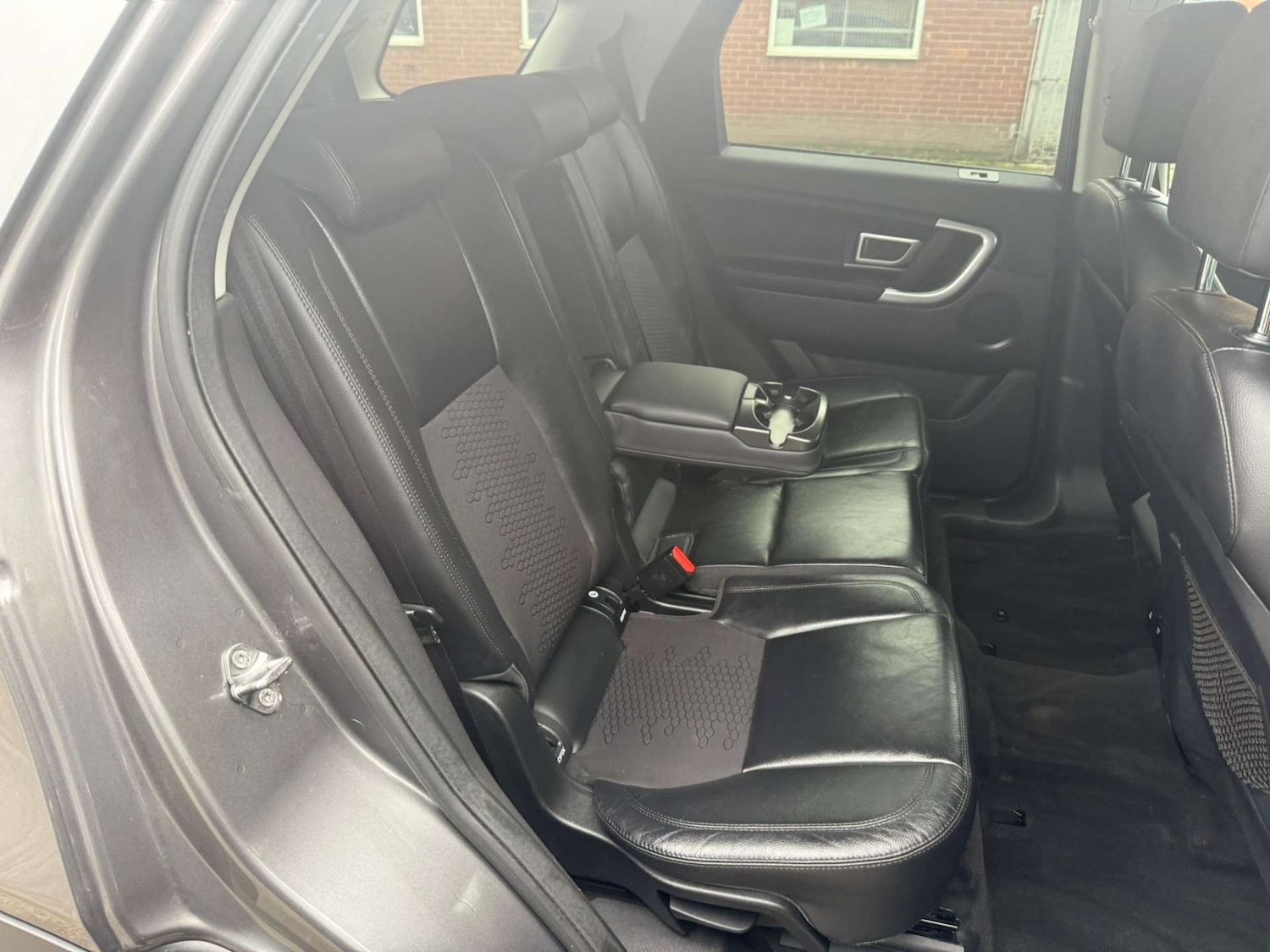Used Land Rover Discovery Sport 2017 for sale - 76362937: Photo 32