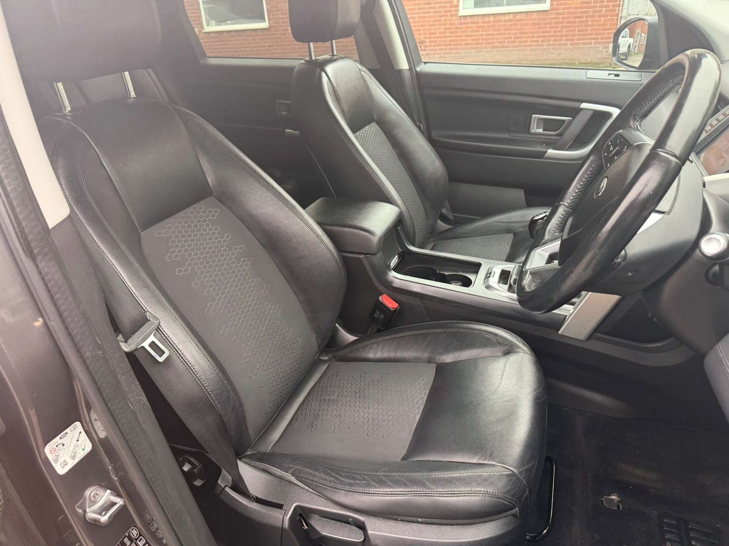 Used Land Rover Discovery Sport 2017 for sale - 76362937: Photo 37