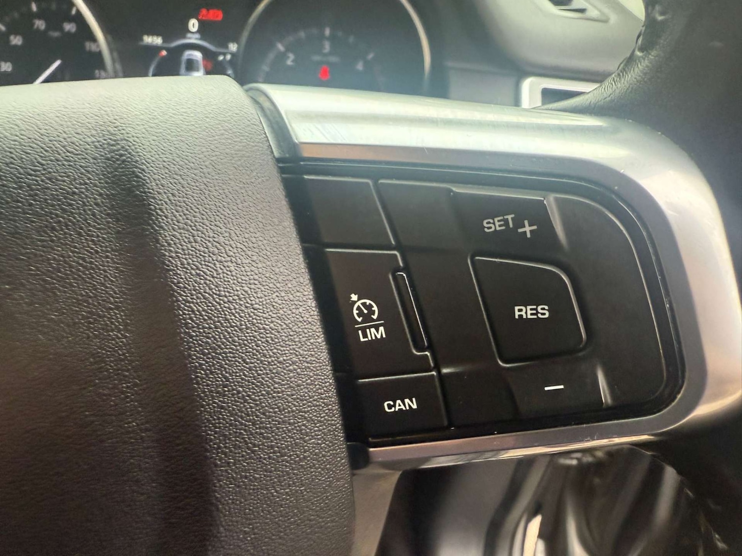 Used Land Rover Discovery Sport 2017 for sale - 76362937: Photo 40