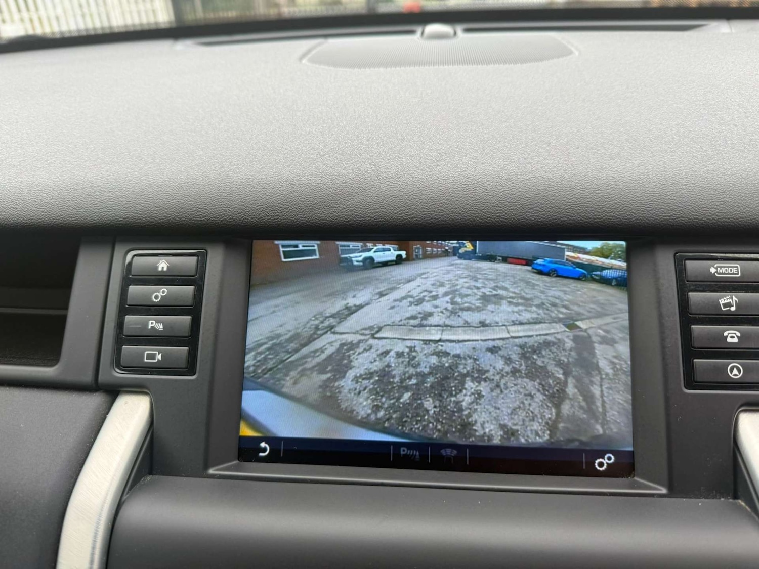 Used Land Rover Discovery Sport 2017 for sale - 76362937: Photo 49