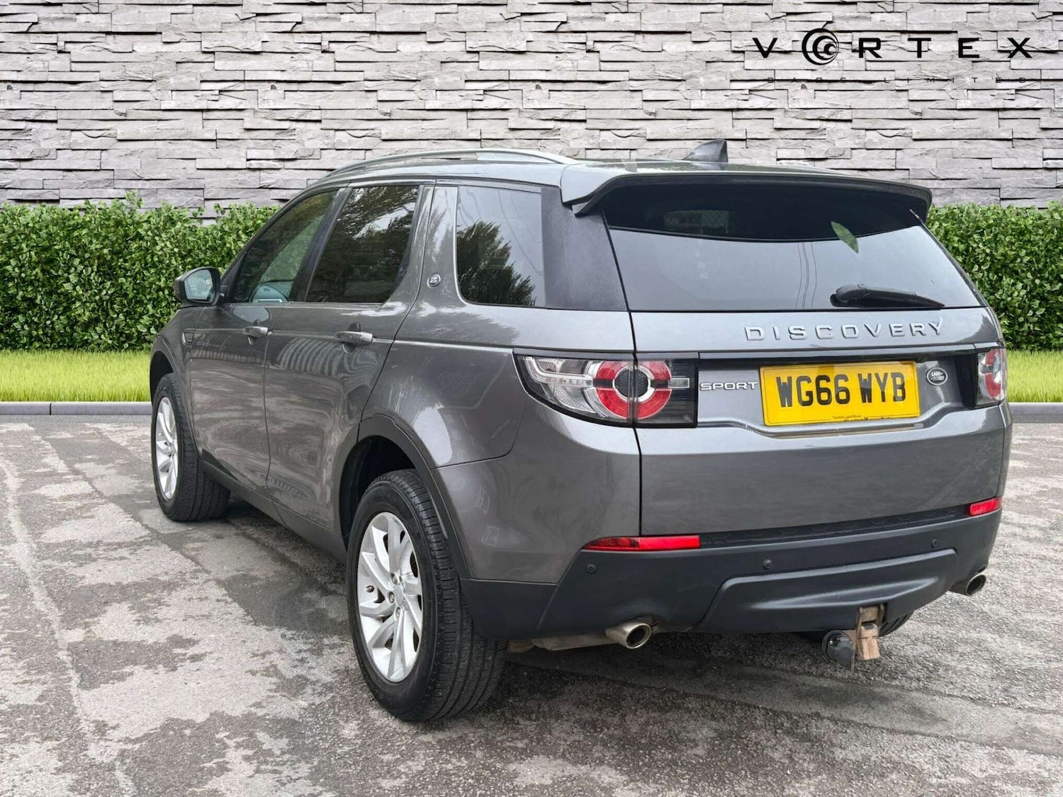 Used Land Rover Discovery Sport 2017 for sale - 76362937: Photo 5
