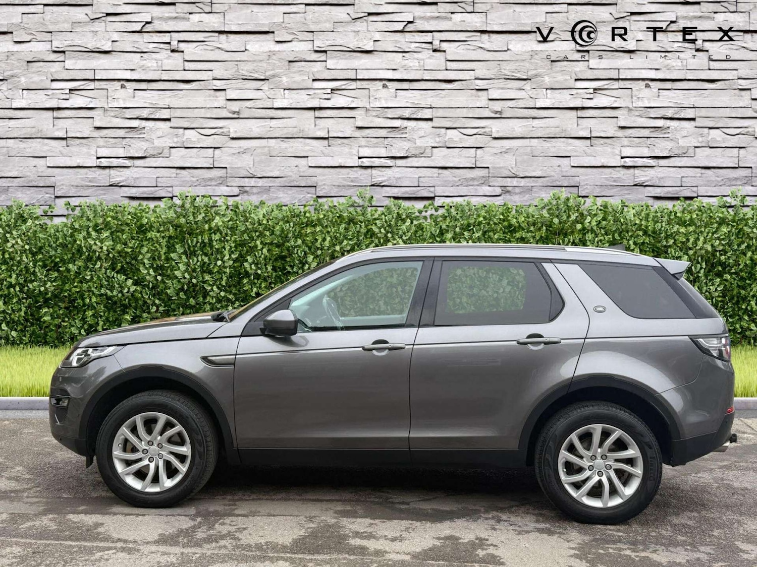 Used Land Rover Discovery Sport 2017 for sale - 76362937: Photo 7