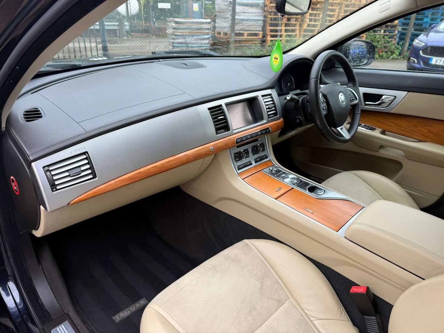 Used Jaguar XF 2011 for sale - 76362935: Photo 16