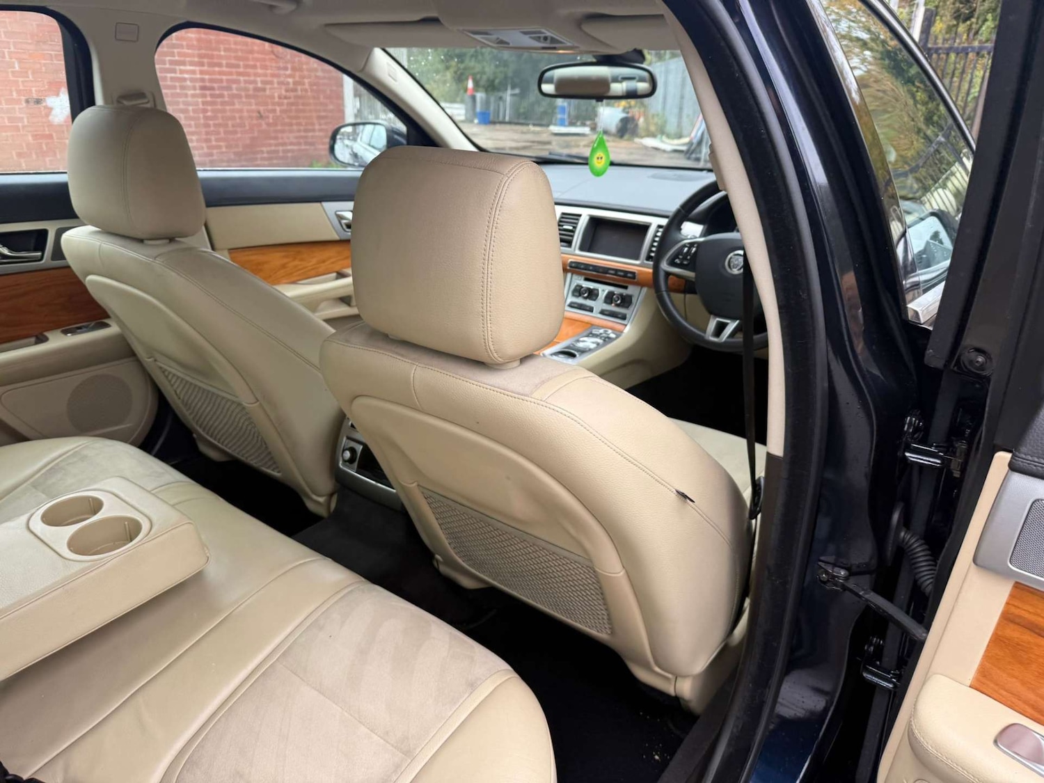 Used Jaguar XF 2011 for sale - 76362935: Photo 27