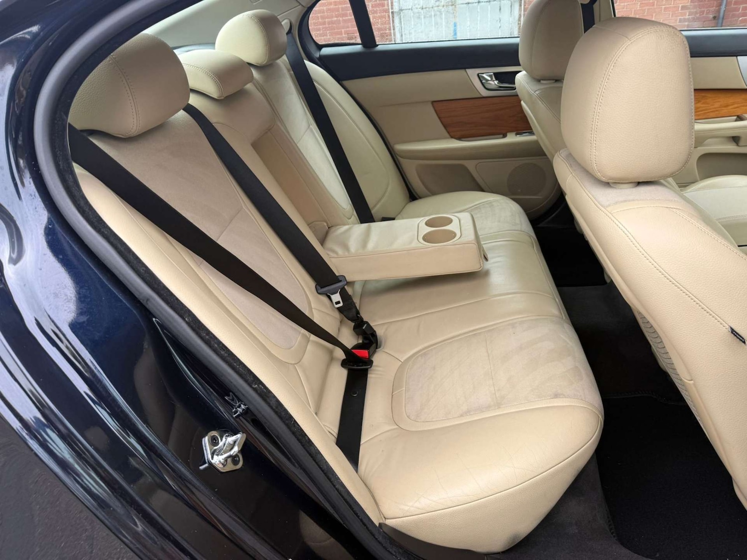 Used Jaguar XF 2011 for sale - 76362935: Photo 28
