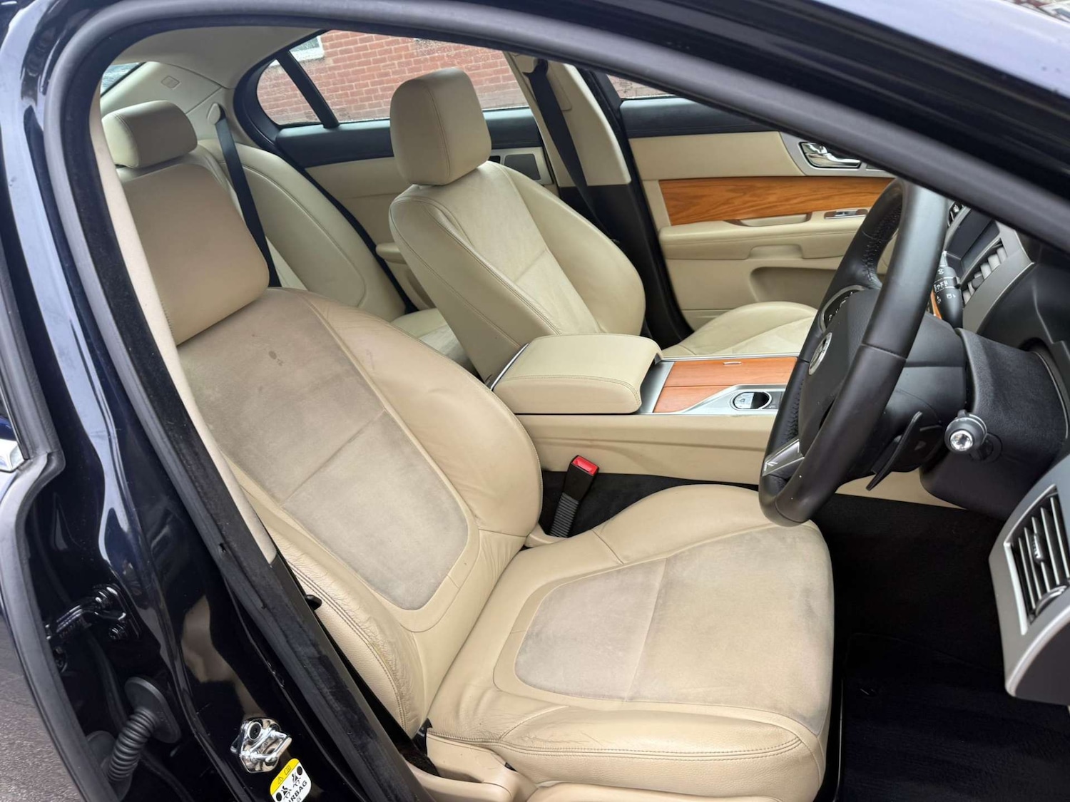 Used Jaguar XF 2011 for sale - 76362935: Photo 31