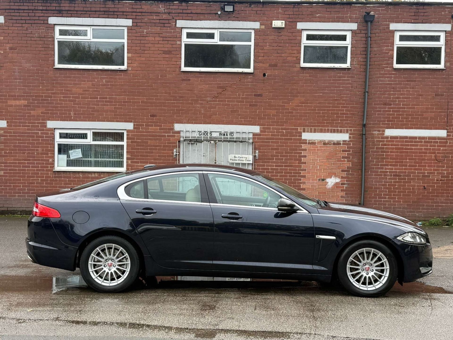 Used Jaguar XF 2011 for sale - 76362935: Photo 4