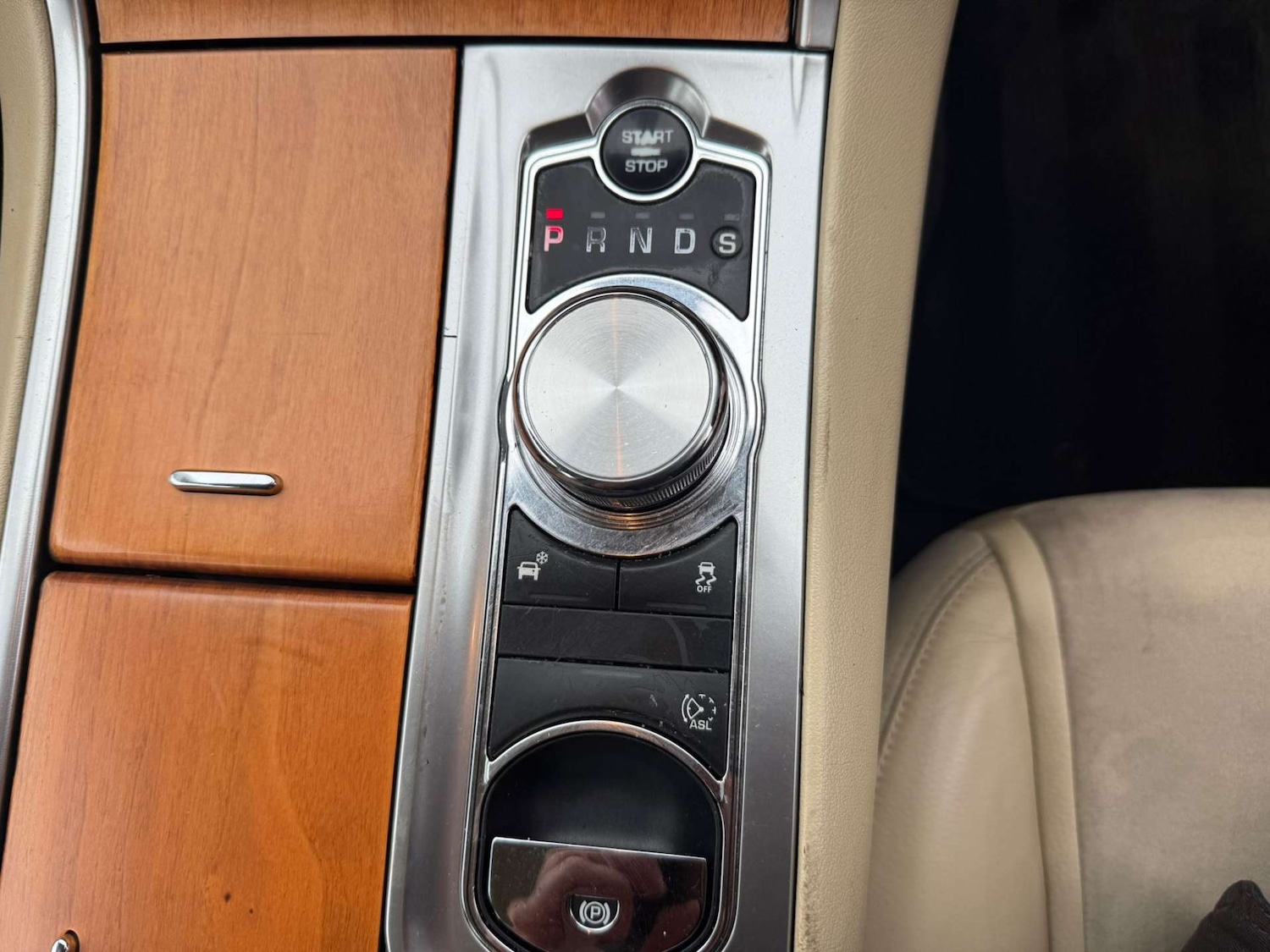 Used Jaguar XF 2011 for sale - 76362935: Photo 42