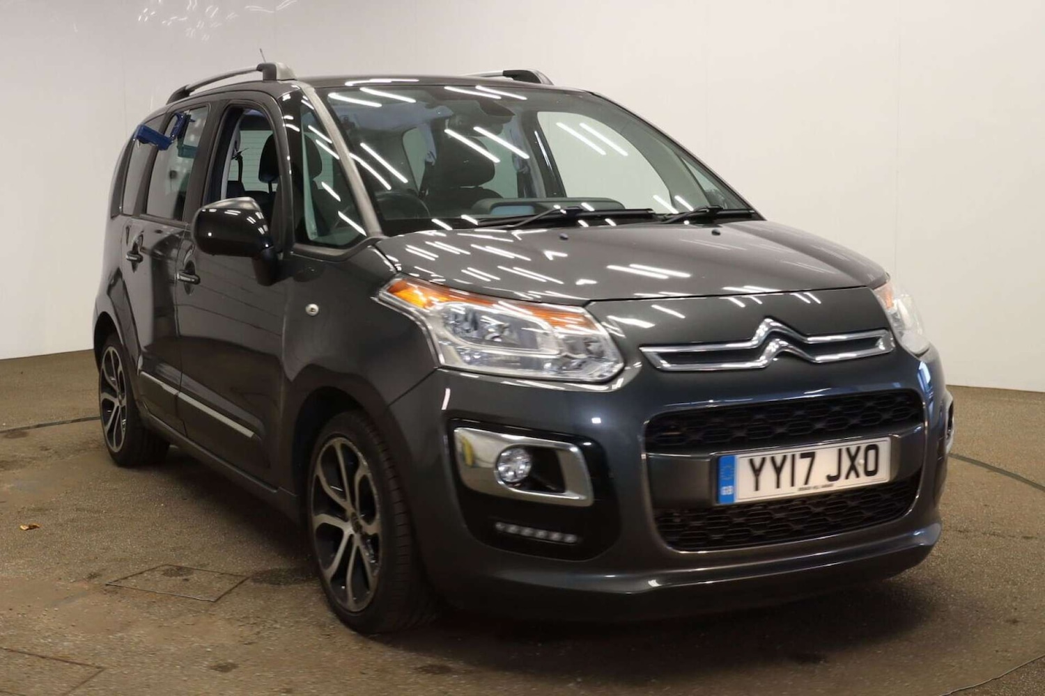 Used Citroen C3 Picasso 2017 for sale - 76362941: Photo 1