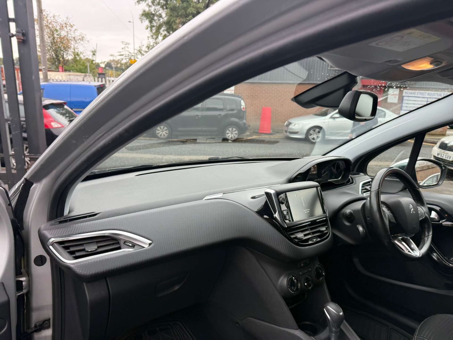 Used Peugeot 208 2016 for sale - 76362923: Photo 12