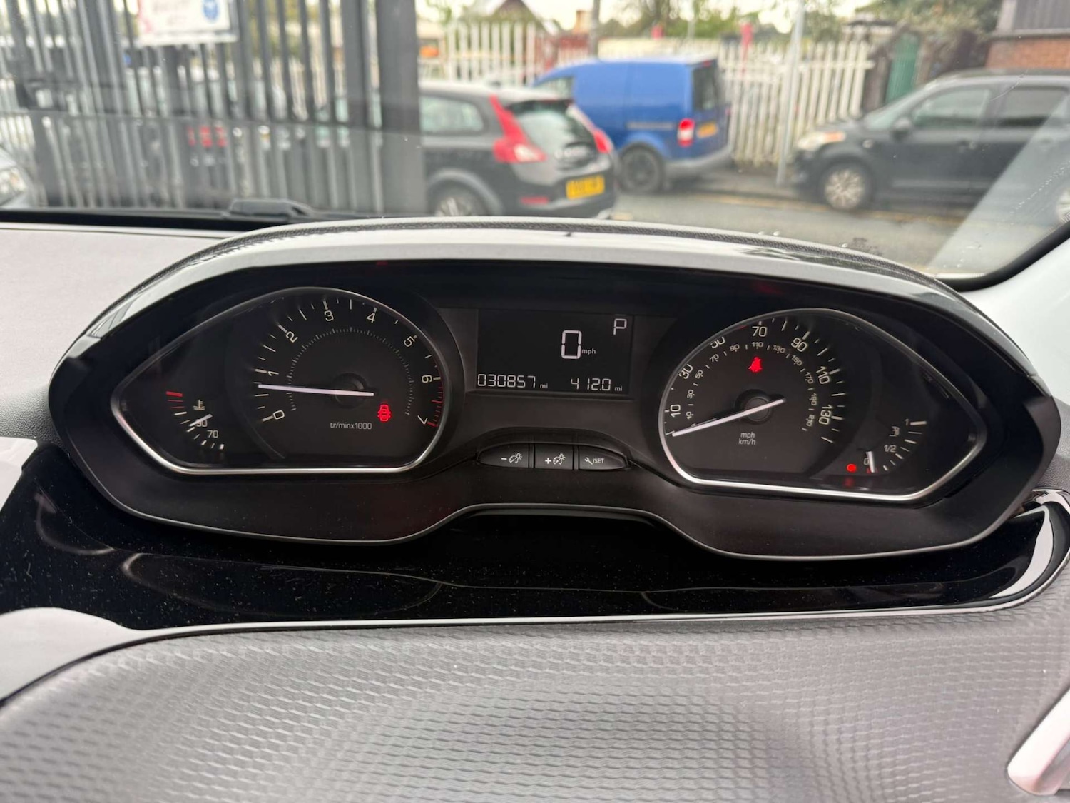 Used Peugeot 208 2016 for sale - 76362923: Photo 37