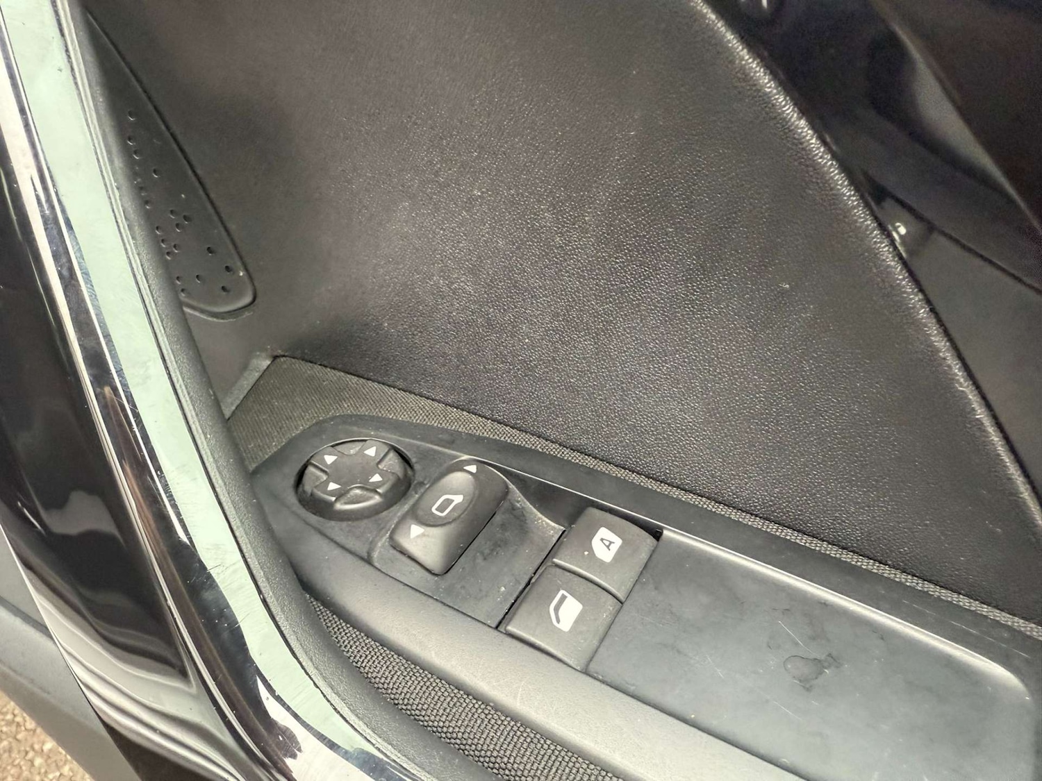 Used Peugeot 208 2016 for sale - 76362923: Photo 40