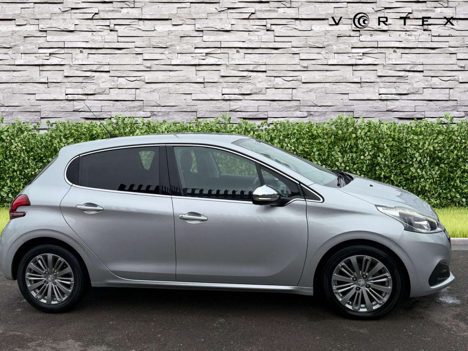Used Peugeot 208 2016 for sale - 76362923: Photo 8