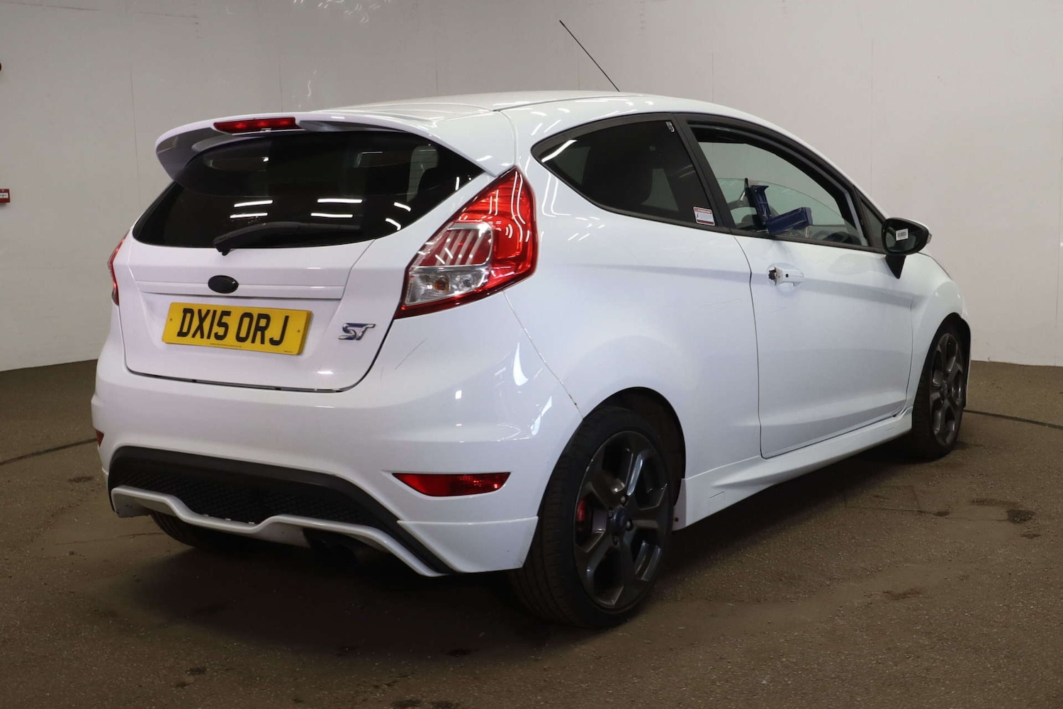 Used Ford Fiesta 2015 for sale - 76720459: Photo 3