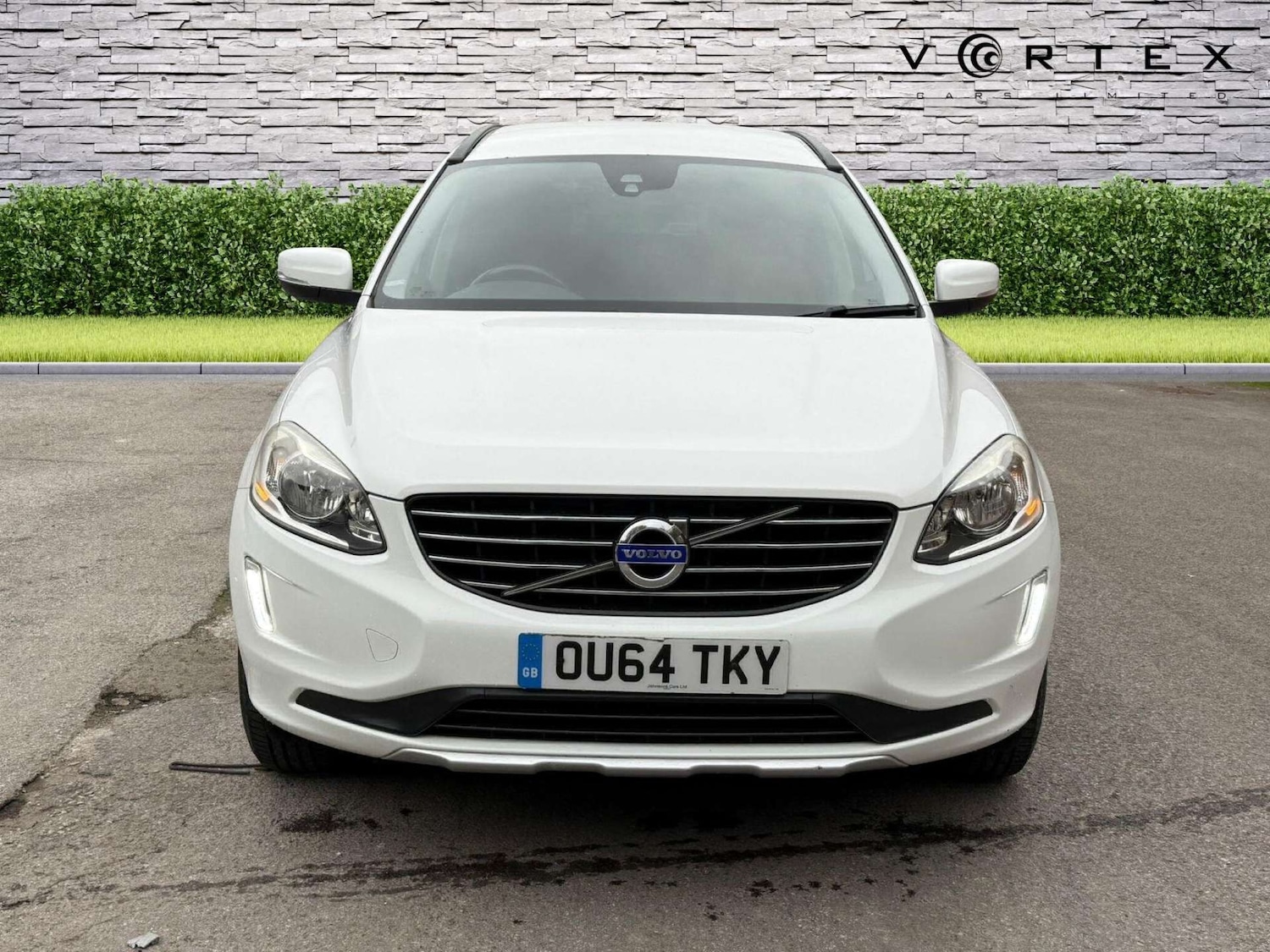 Used Volvo XC60 2014 for sale - 76362958: Photo 2