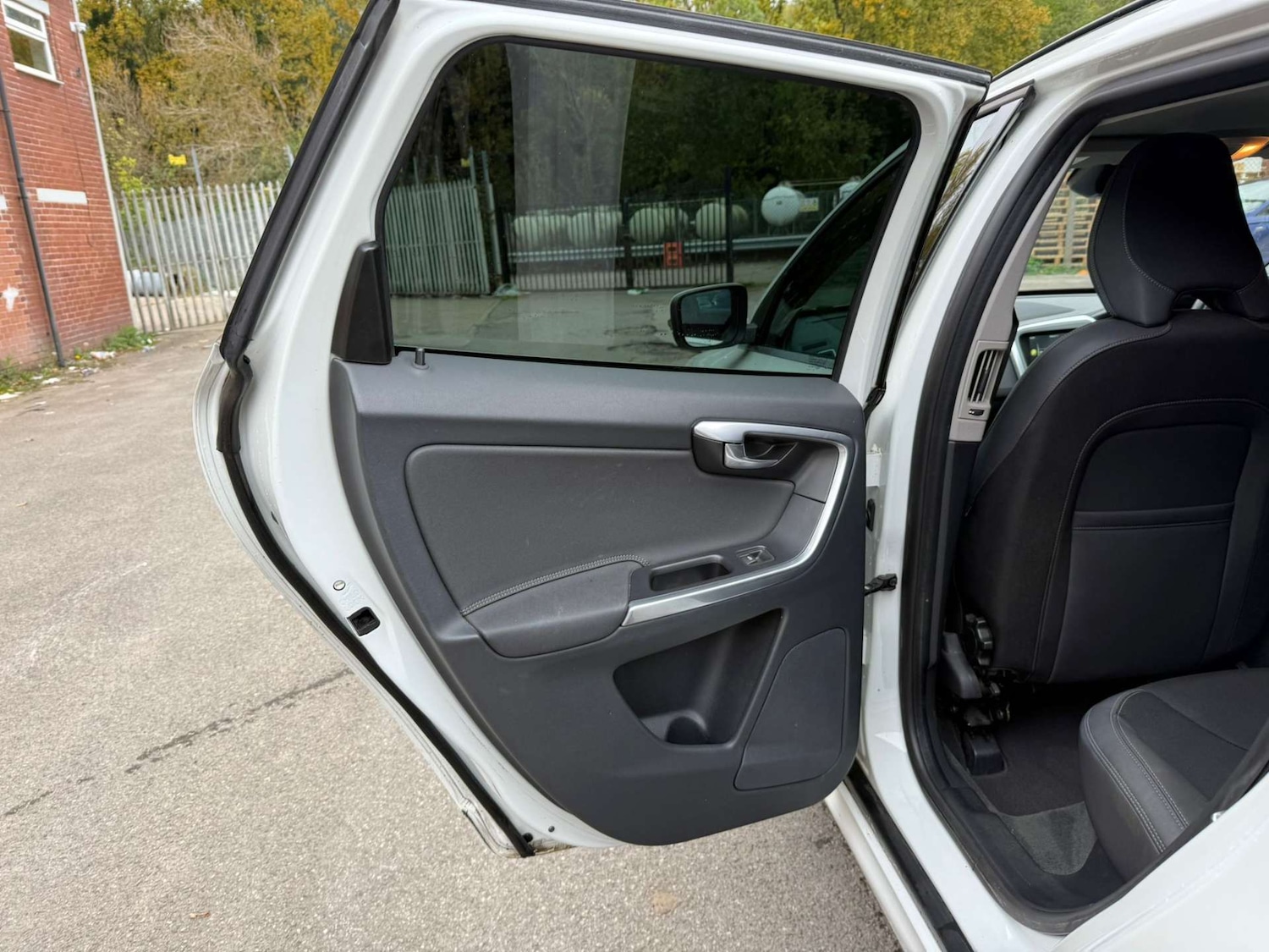 Used Volvo XC60 2014 for sale - 76362958: Photo 20