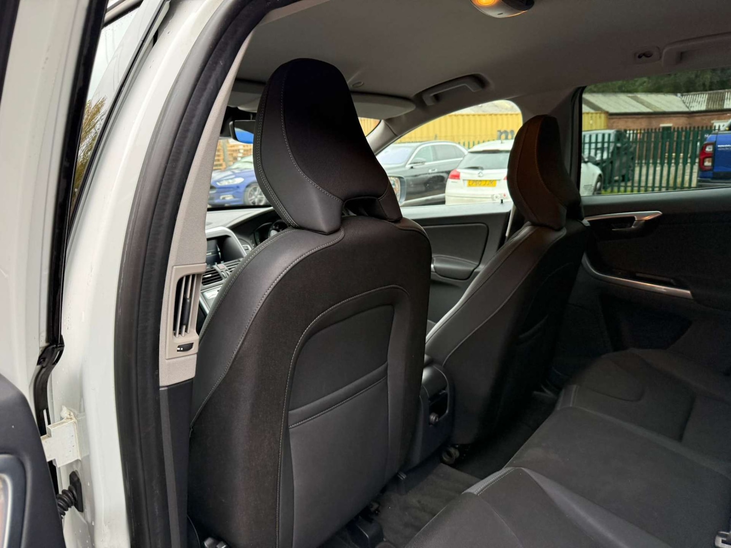 Used Volvo XC60 2014 for sale - 76362958: Photo 25