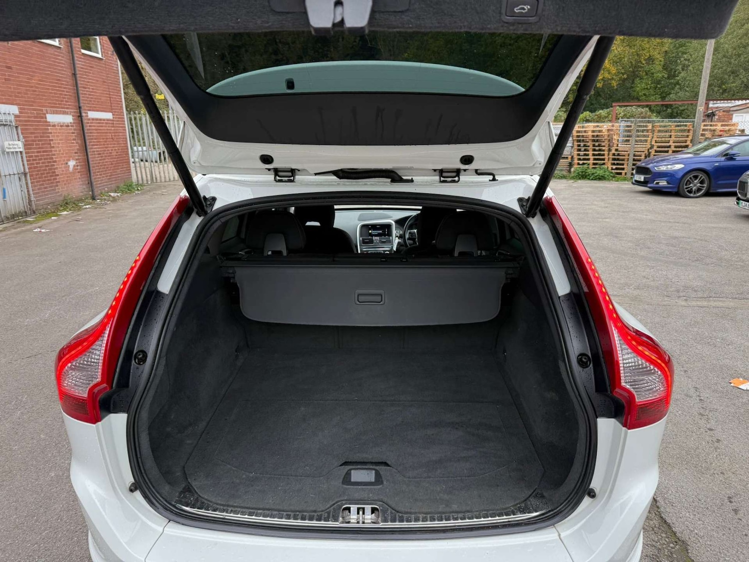 Used Volvo XC60 2014 for sale - 76362958: Photo 31