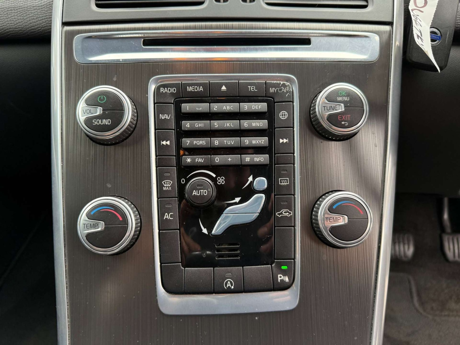 Used Volvo XC60 2014 for sale - 76362958: Photo 44