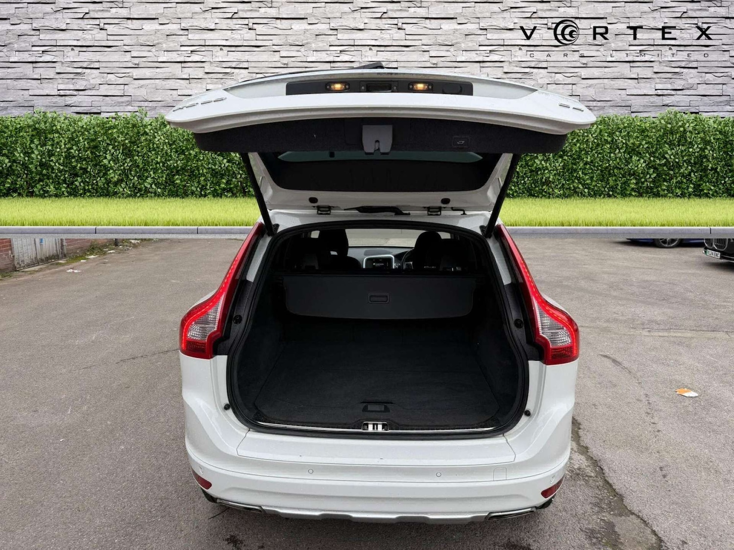Used Volvo XC60 2014 for sale - 76362958: Photo 7