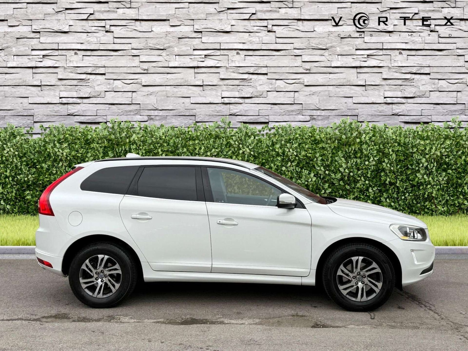 Used Volvo XC60 2014 for sale - 76362958: Photo 8